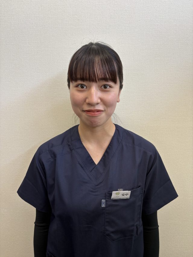 安中 彩実